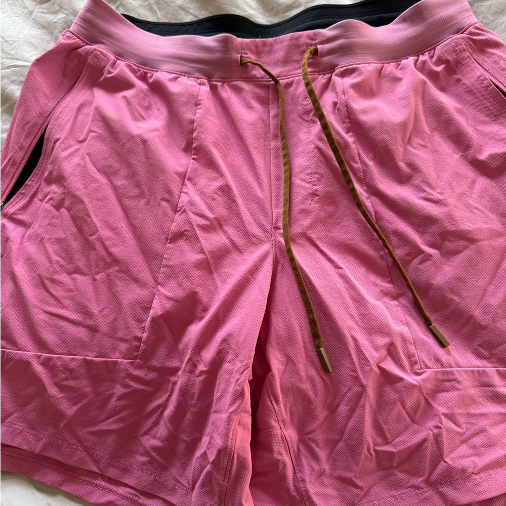 Men’s Lululemon License To Train 7” short - XL - pink